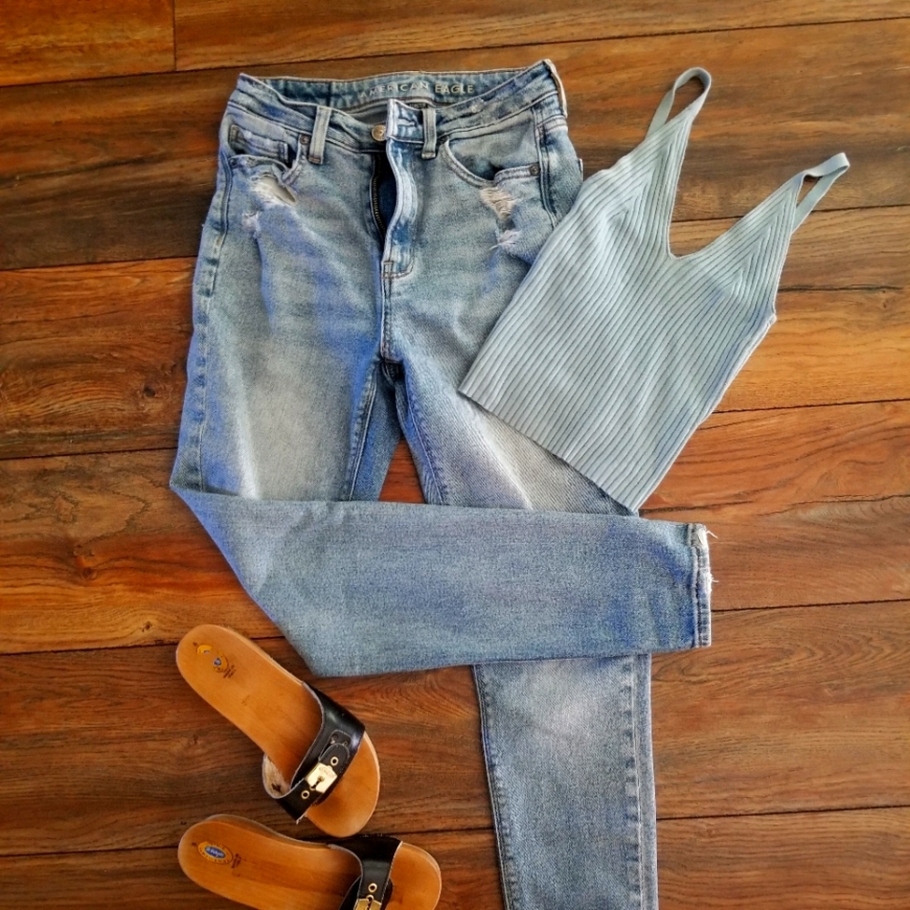 AE mom jean